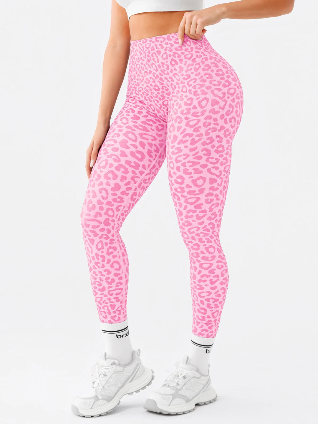 A model wearing a BRXL® B R X L™ Seamless High-Stretch High-Rise Sculpt Leggings 2.0