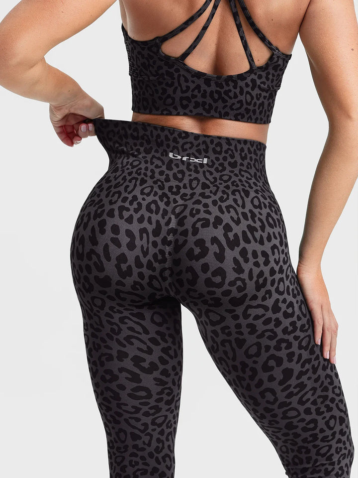 A model wearing a BRXL® B R X L®  Seamless Pro 2.0 High-Stretch LYCRA® High-Rise Sculpt Leggings
