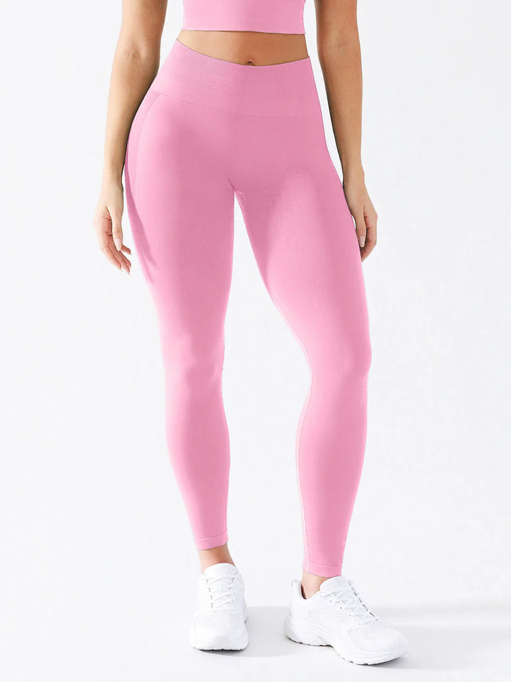 A model wearing a BRXL® B R X L®  Seamless Pro 2.0 High-Stretch LYCRA® High-Rise Sculpt Leggings