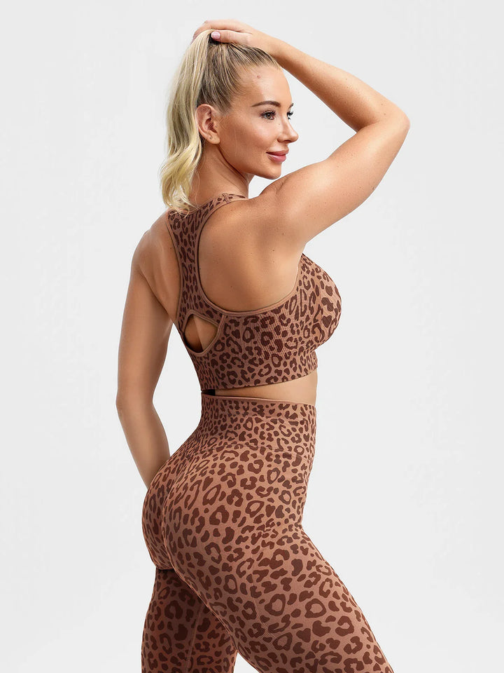 A model wearing a BRXL® BrxlGrit™ Seamless Front Zip Racerback Medium Impact Sports Bra