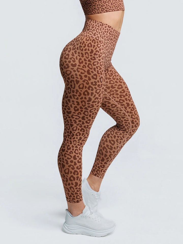 A model wearing a BRXL® STAYLAT™  Seamless Pro 3.0 High-Rise Sculpt Anti-Roll Leggings